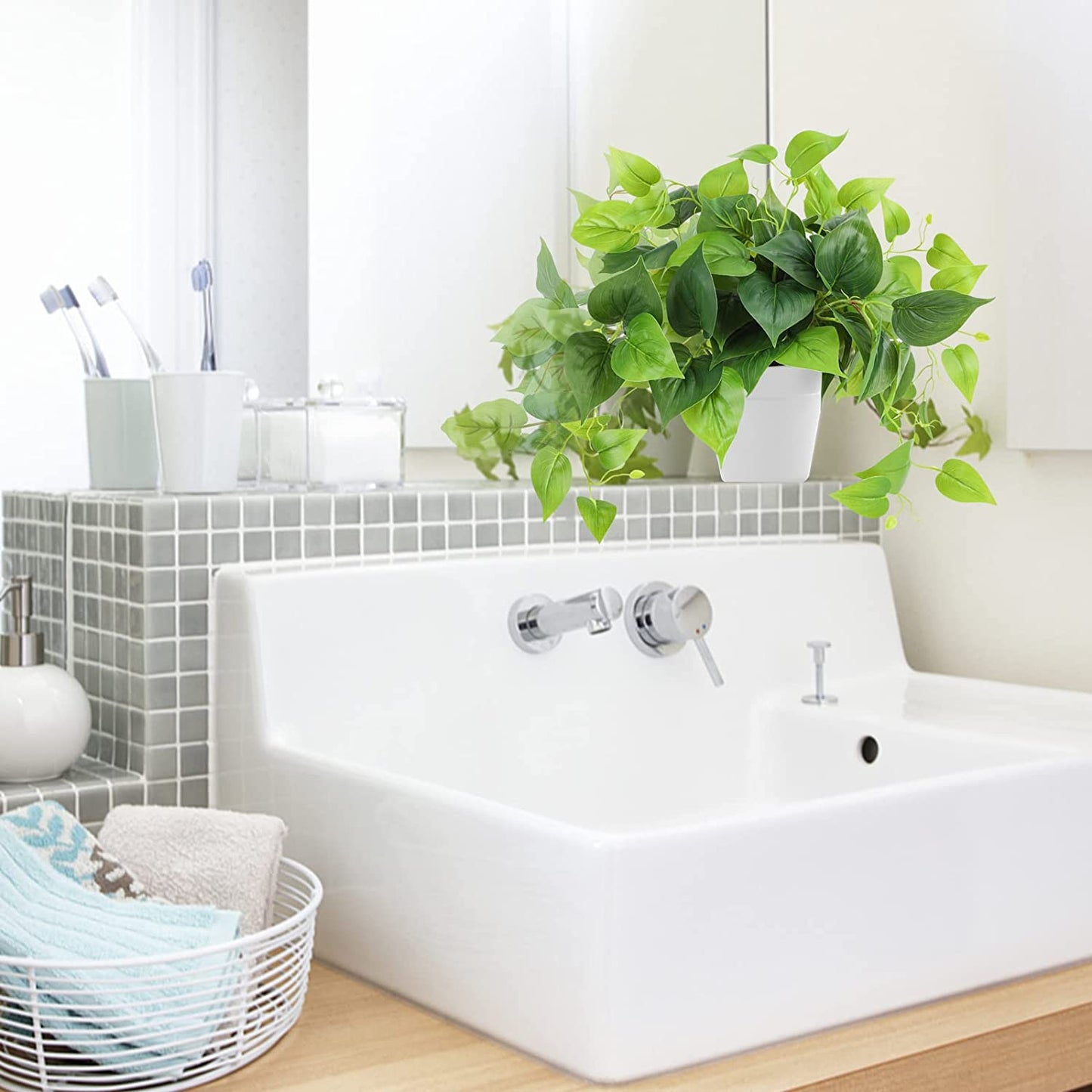 Artificial Plants with Plastic Pot for Home and Office Decor